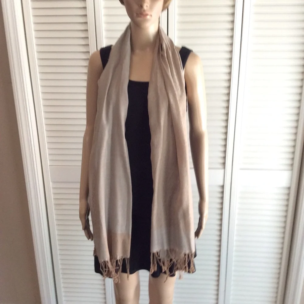 Lot of‎ 4 Scarfs